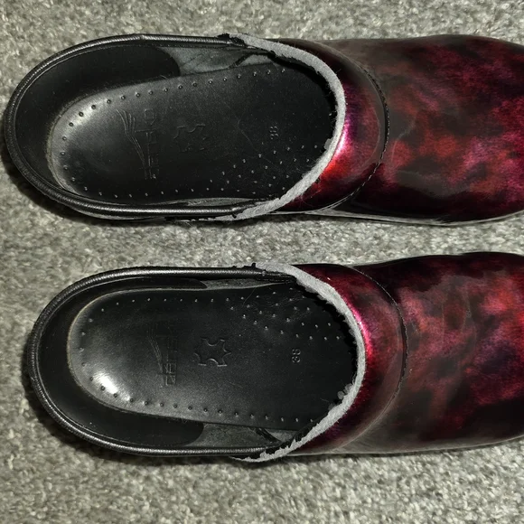 Dansko Professional clogs red black marble patent leather finish size 38 (7.5) * - Picture 12 of 16